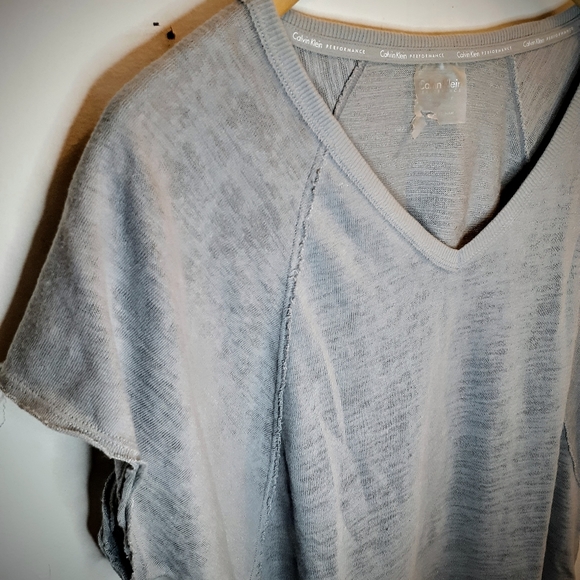 Calvin Klein Performance Quick Dry Women's Top - Picture 2 of 4